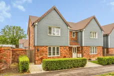 Icarus Avenue, Burgess Hill