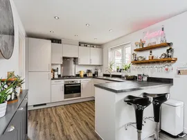 Icarus Avenue, Burgess Hill thumb 2