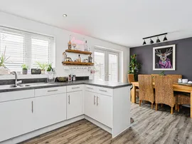 Icarus Avenue, Burgess Hill thumb 3
