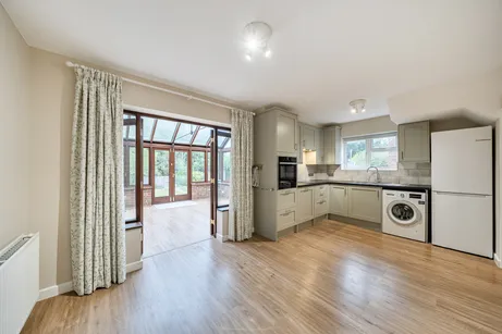 Cootes Avenue, Horsham, RH12