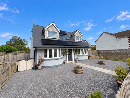 Heol Y Dderwen, Llandysul, SA44
