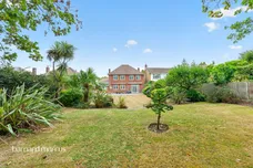 Wallace Fields, Epsom