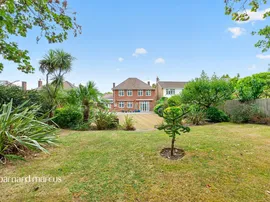 Wallace Fields, Epsom thumb 2