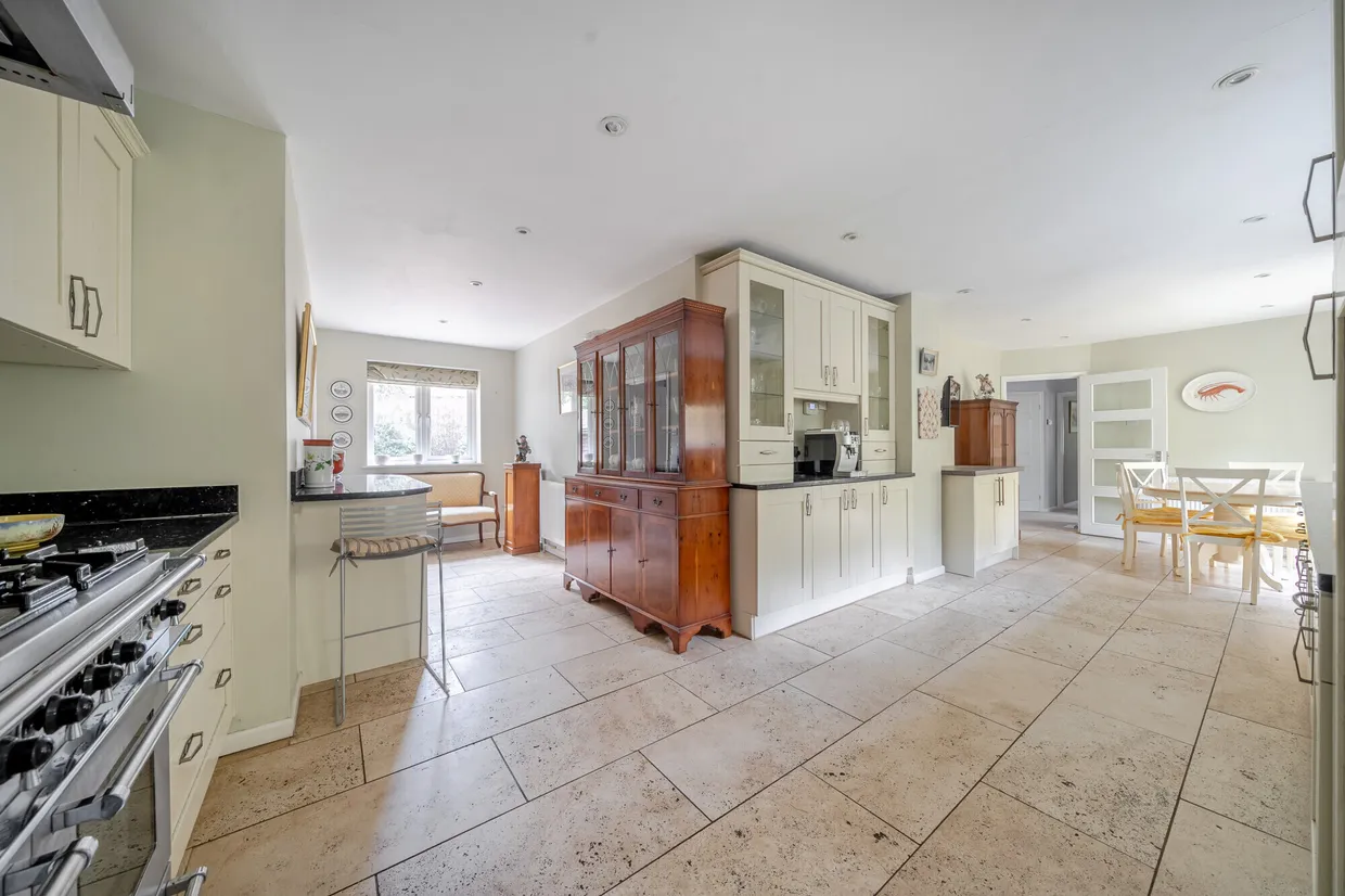 Pine Ridge Drive, Lower Bourne, Farnham, GU10 photo 4