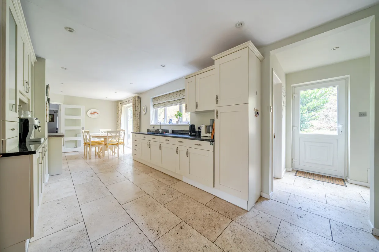 Pine Ridge Drive, Lower Bourne, Farnham, GU10 photo 5
