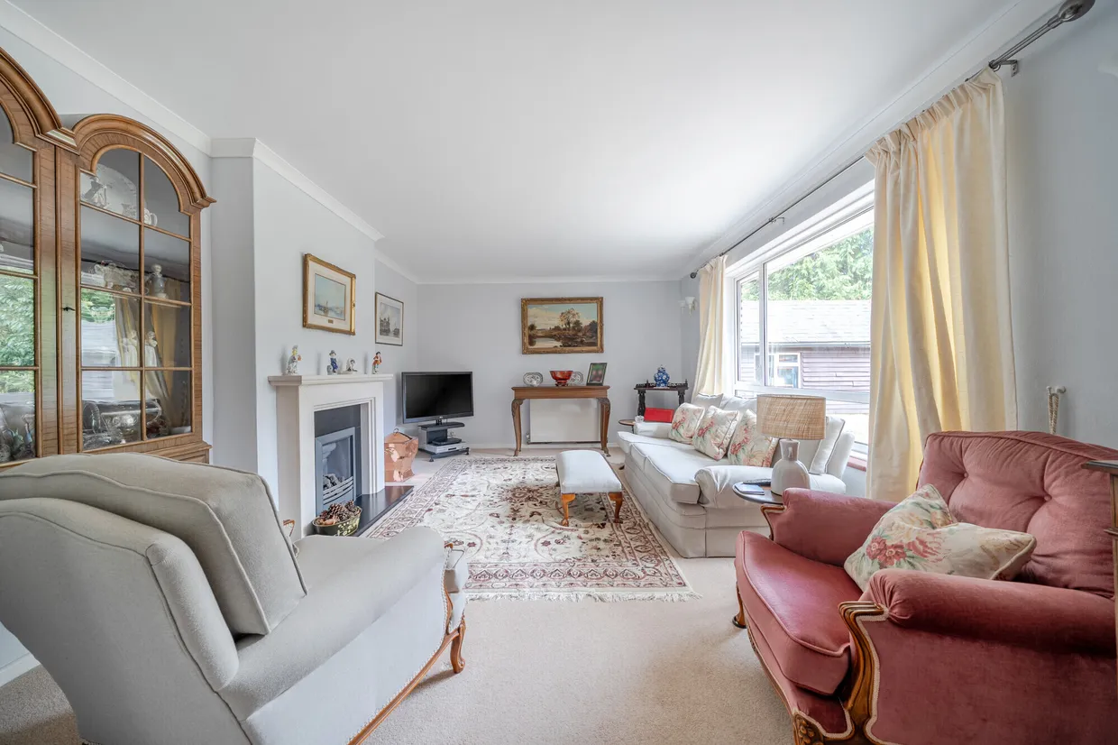 Pine Ridge Drive, Lower Bourne, Farnham, GU10 photo 6