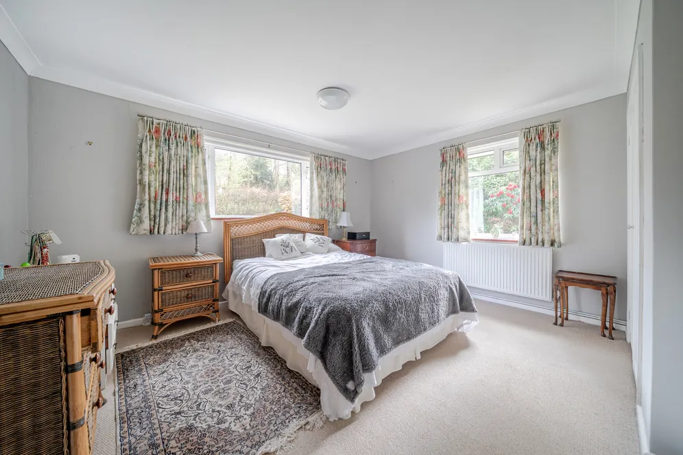 Pine Ridge Drive, Lower Bourne, Farnham, GU10 photo 7