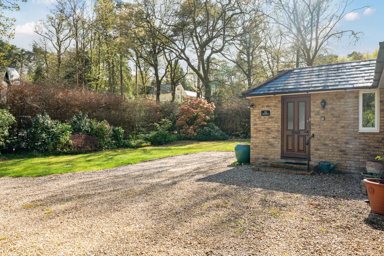 Pine Ridge Drive, Lower Bourne, Farnham, GU10 photo 15