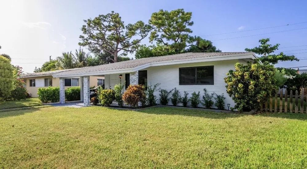 699 NE 40th St, Oakland Park, FL 33334