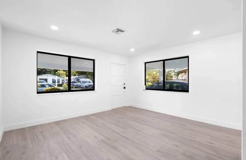 699 NE 40th St, Oakland Park, FL 33334