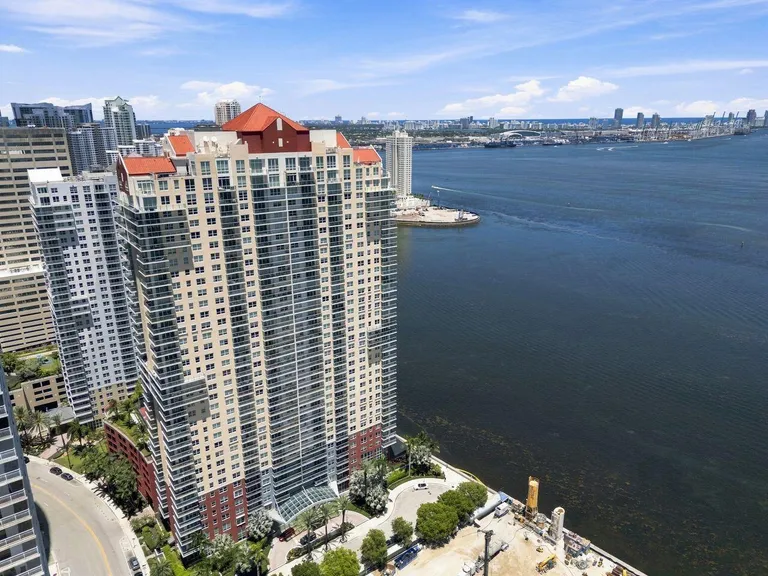 1155 Brickell Bay Dr, Miami, FL 33131