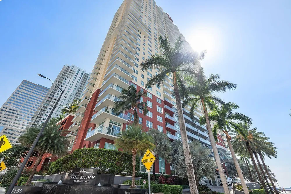 1155 Brickell Bay Dr, Miami, FL 33131
