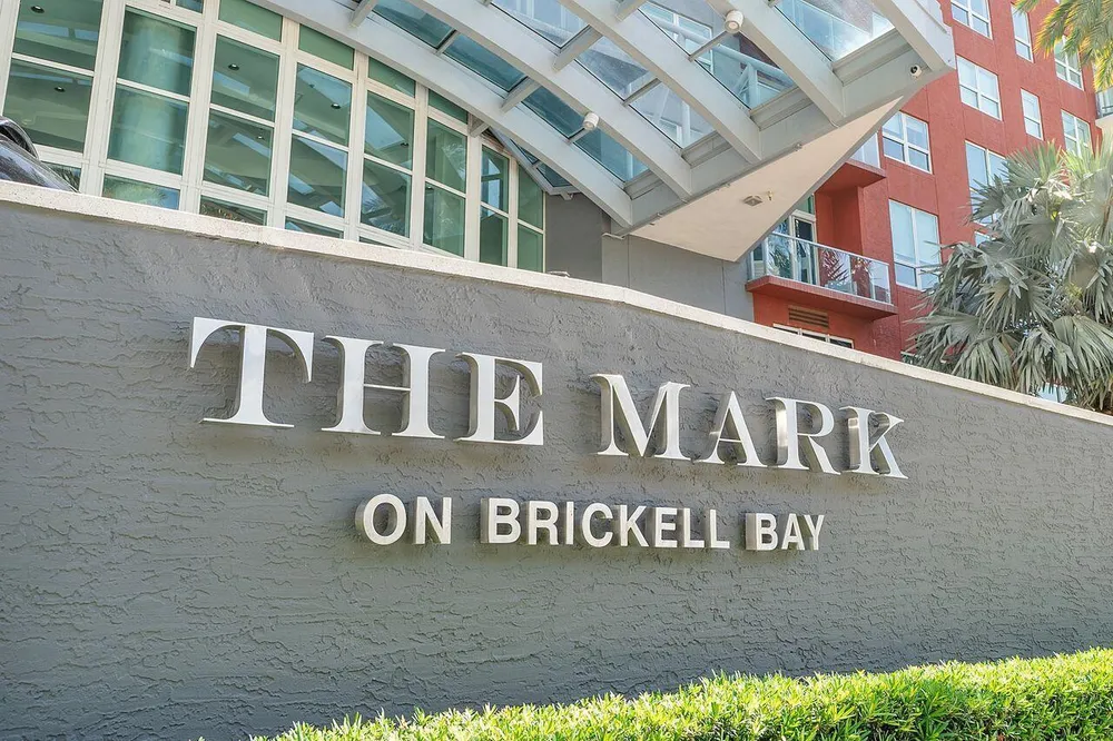 1155 Brickell Bay Dr, Miami, FL 33131