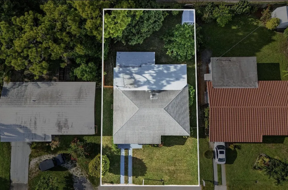 699 NE 40th St, Oakland Park, FL 33334