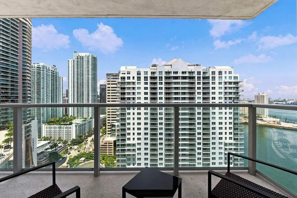 1155 Brickell Bay Dr, Miami, FL 33131