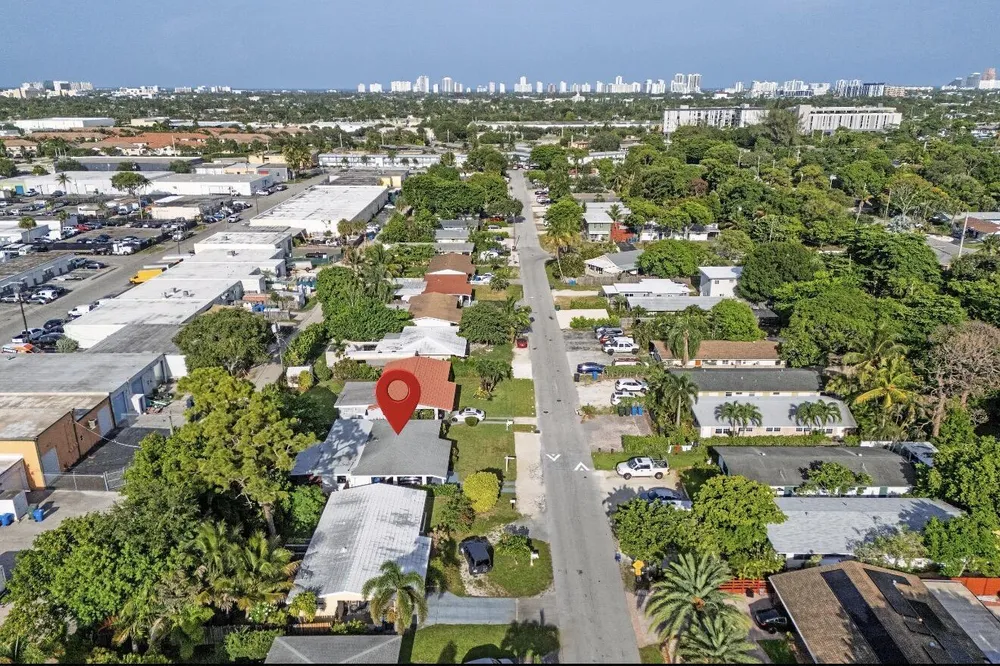 699 NE 40th St, Oakland Park, FL 33334