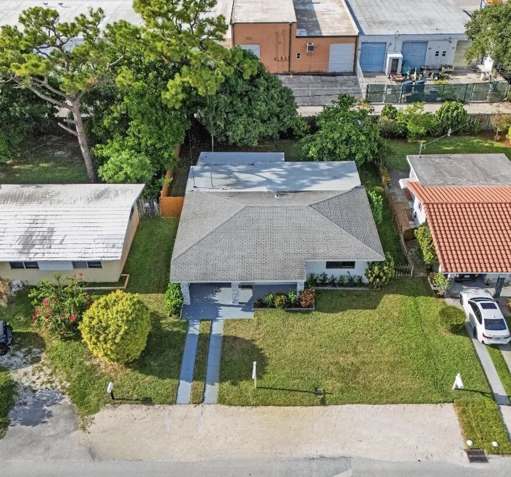 699 NE 40th St, Oakland Park, FL 33334