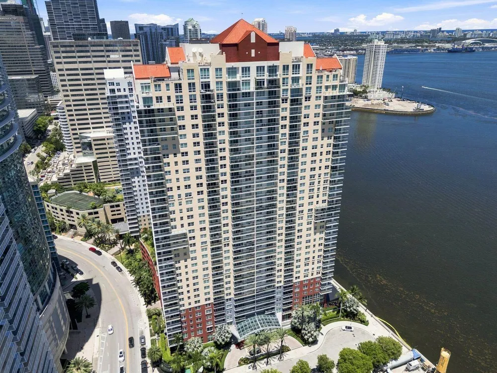 1155 Brickell Bay Dr, Miami, FL 33131