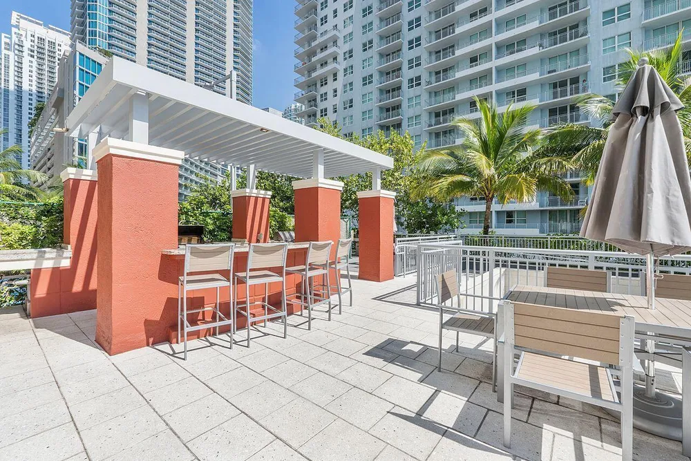 1155 Brickell Bay Dr, Miami, FL 33131