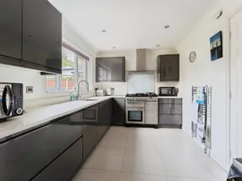 Haycroft Close, Great Sutton, Ellesmere Port thumb 3