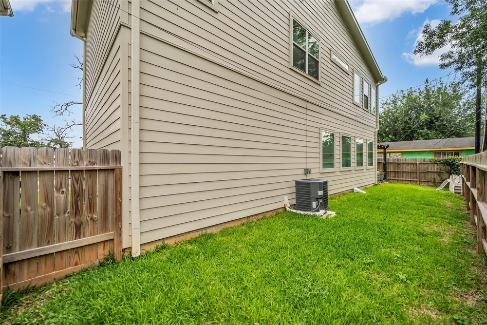 6708 Arapahoe St, Houston, TX 77020