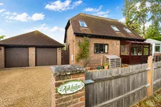 Alderholt Road, Sandleheath, Fordingbridge