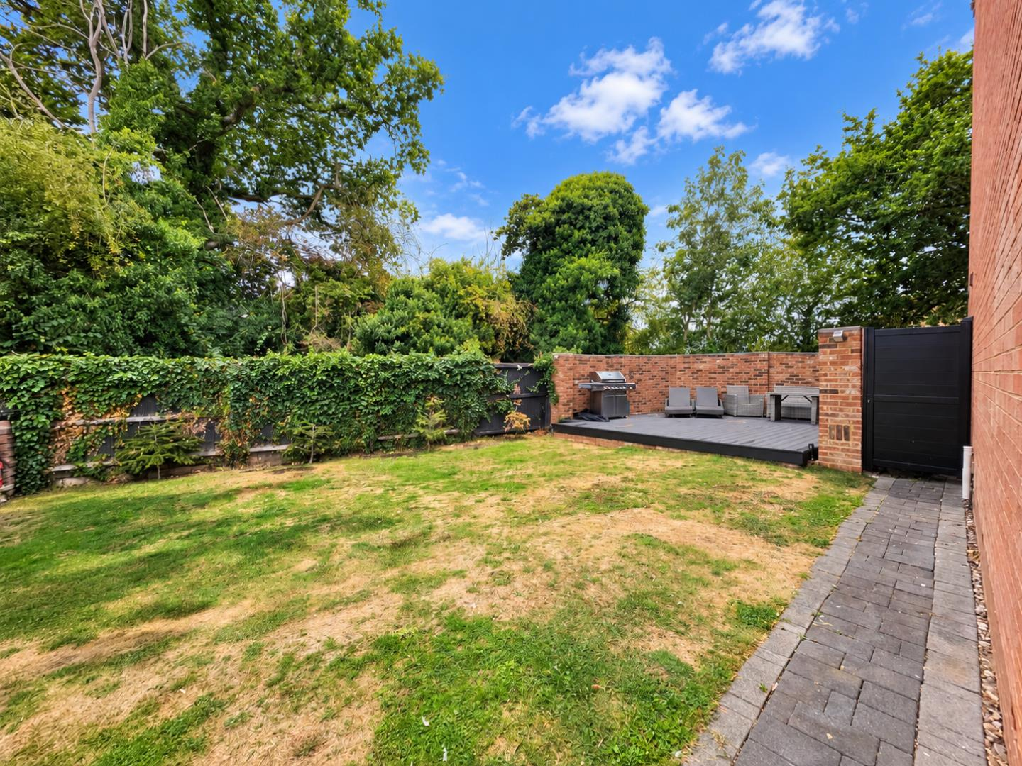 Ladymead Close, West Hunsbury, Northampton Image 4