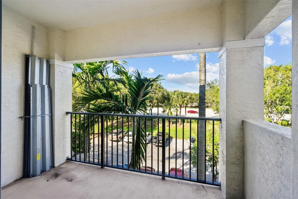 5880 W Sample Rd, Coral Springs, FL 33067