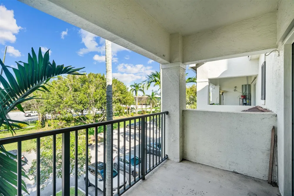 5880 W Sample Rd, Coral Springs, FL 33067