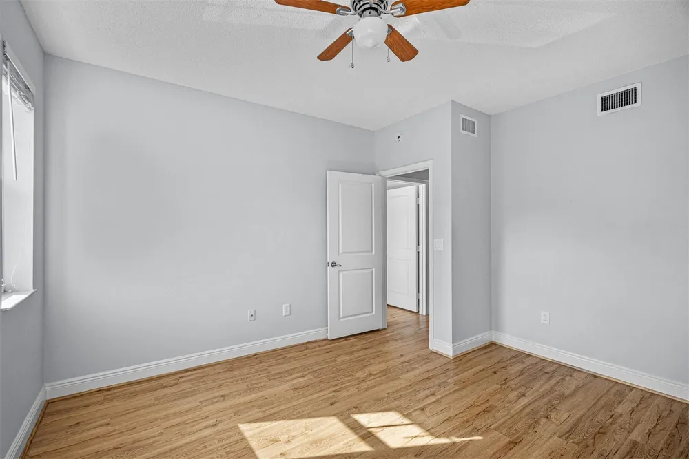 5880 W Sample Rd, Coral Springs, FL 33067