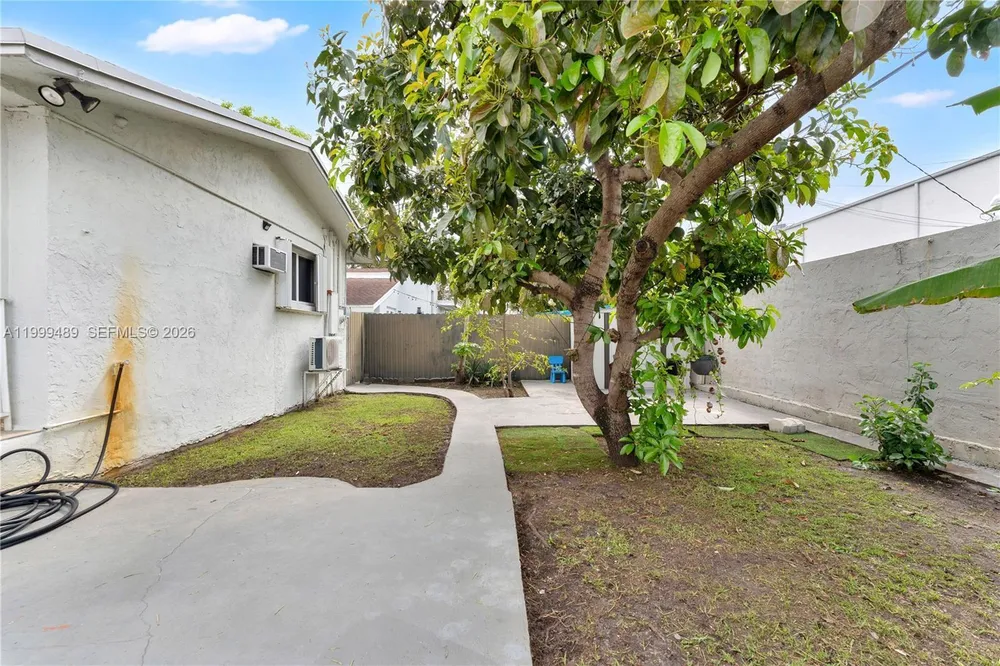 4310 SW 7th St, Miami, FL 33134