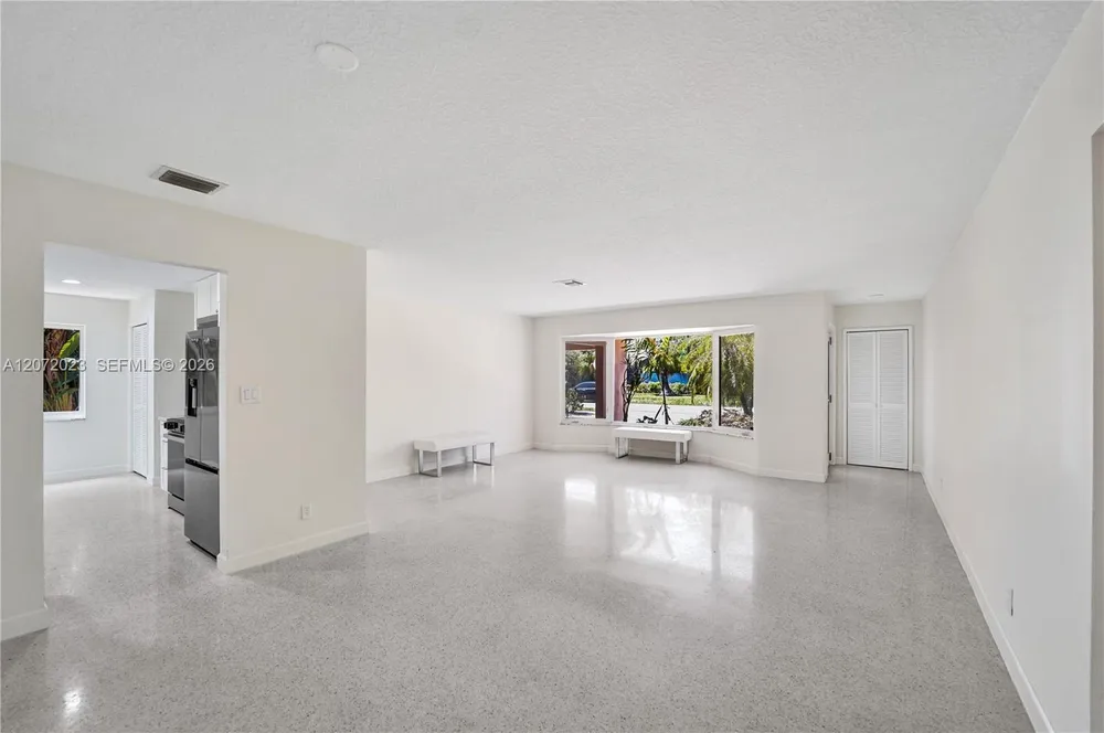 1524 NE 37th St, Oakland Park, FL 33334