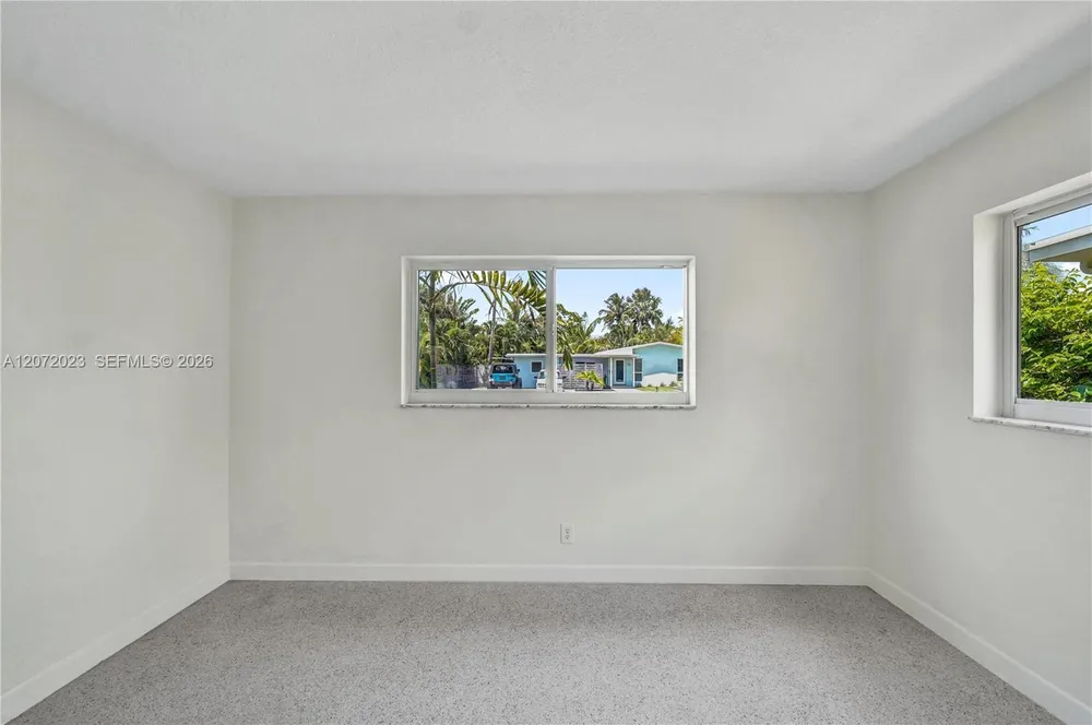 1524 NE 37th St, Oakland Park, FL 33334