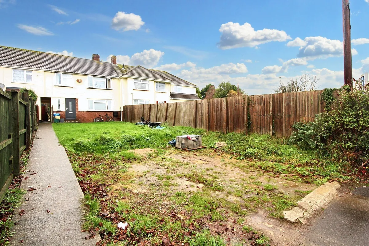 Fitzhamon Avenue, Llantwit Major, CF61