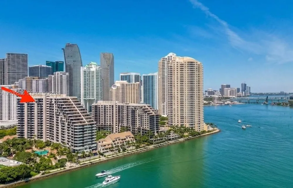 520 Brickell Key Dr, Miami, FL 33131