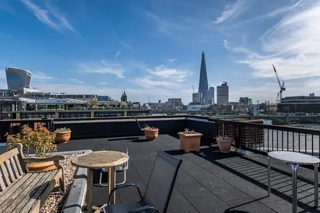 Upper Thames Street, London, EC4V