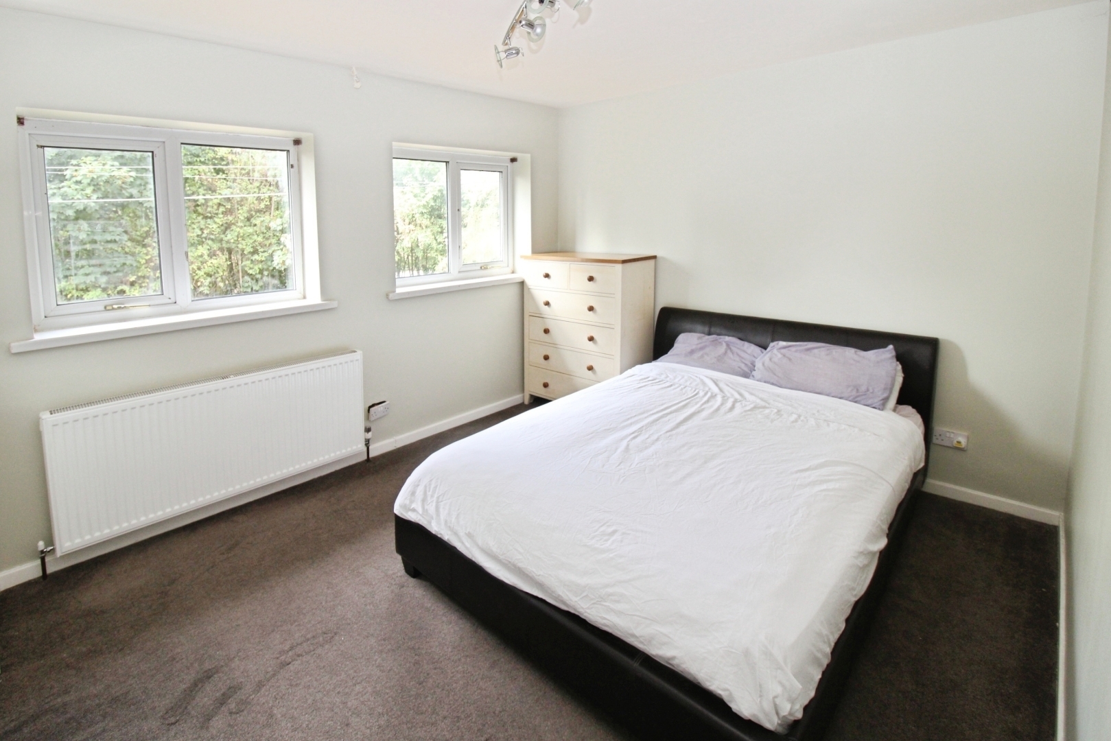 Hardington close Image 9
