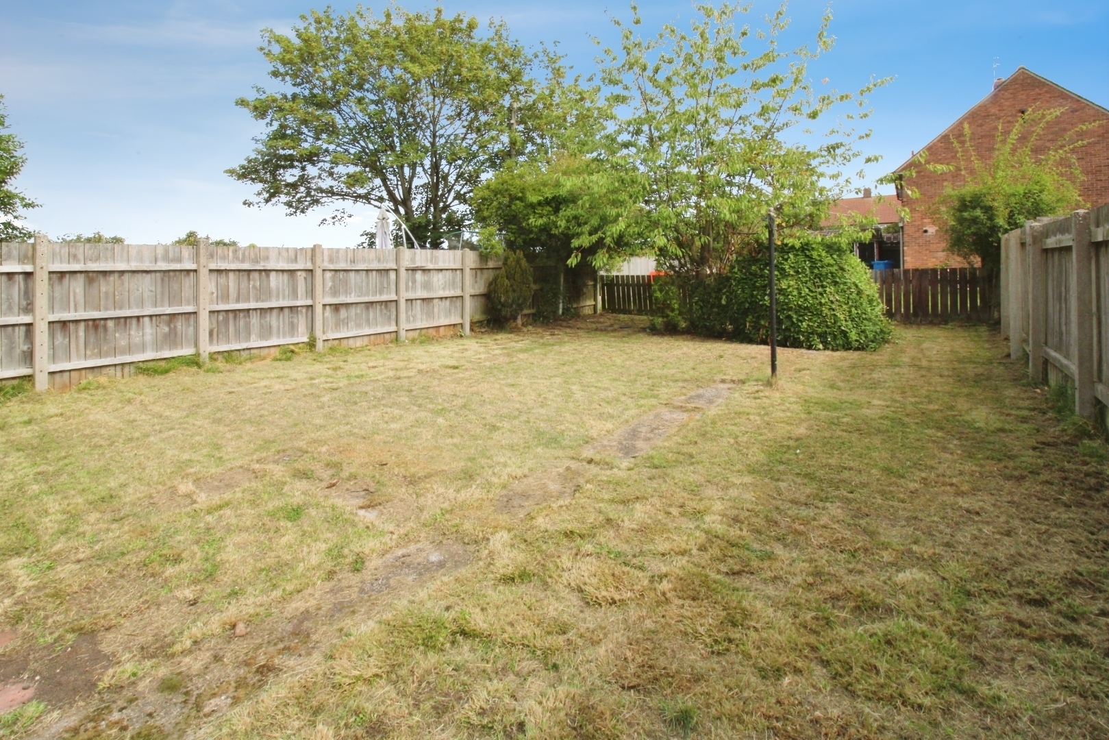 Hardington close Image 14