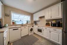 Morris Drive, Billingshurst, RH14 photo 17