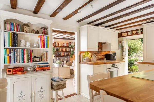 Mill Road, Oundle, PE8 photo 6