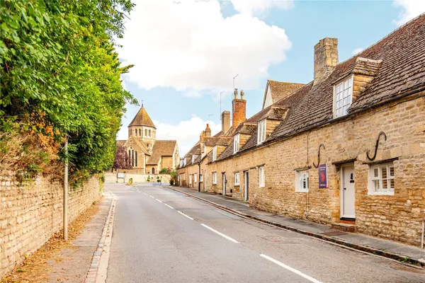 Mill Road, Oundle, PE8 photo 15