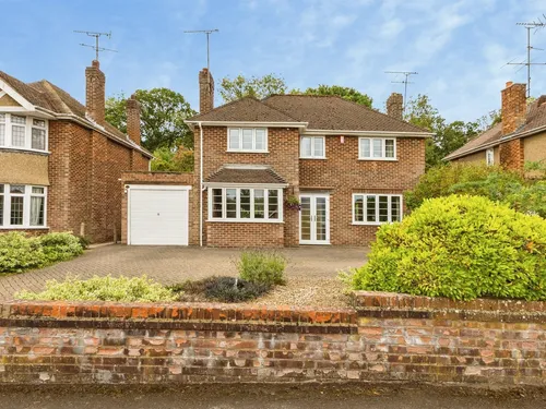 Redhatch Drive, Earley, Readingphoto