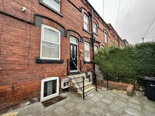 Bayswater Place, LEEDSphoto