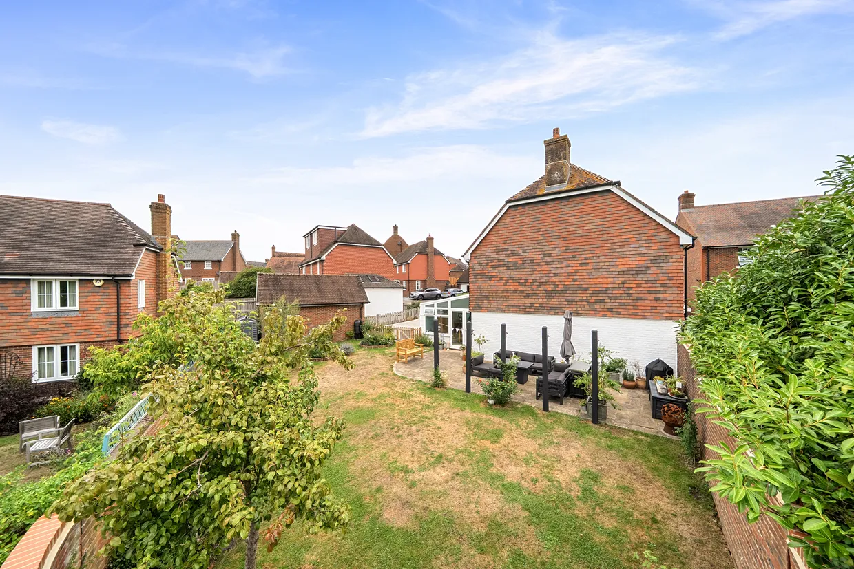 Morris Drive, Billingshurst, RH14 photo 3