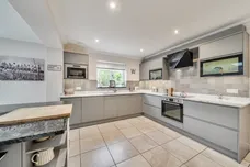Peppersgate, Horsham, RH13 photo 6