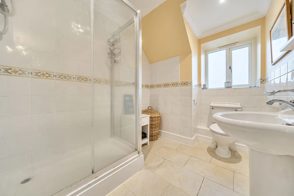 Peppersgate, Horsham, RH13 photo 9