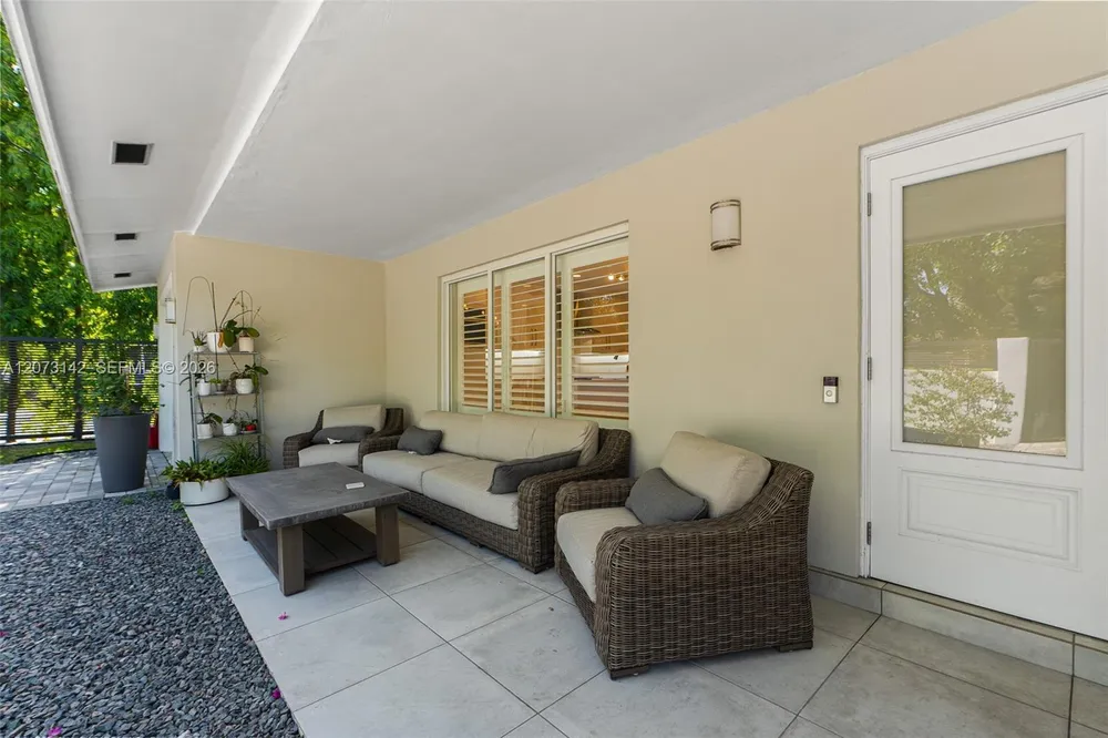 932 Bird Rd, Coral Gables, FL 33146