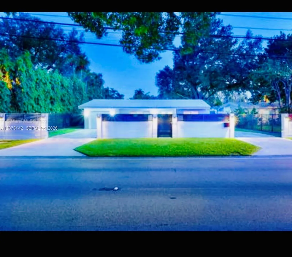 932 Bird Rd, Coral Gables, FL 33146