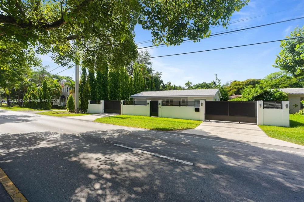 932 Bird Rd, Coral Gables, FL 33146