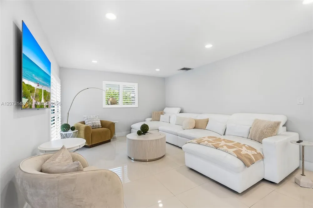 932 Bird Rd, Coral Gables, FL 33146